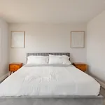 Chic & Convenient Philly Getaway, Your Stylish Stay In Center City