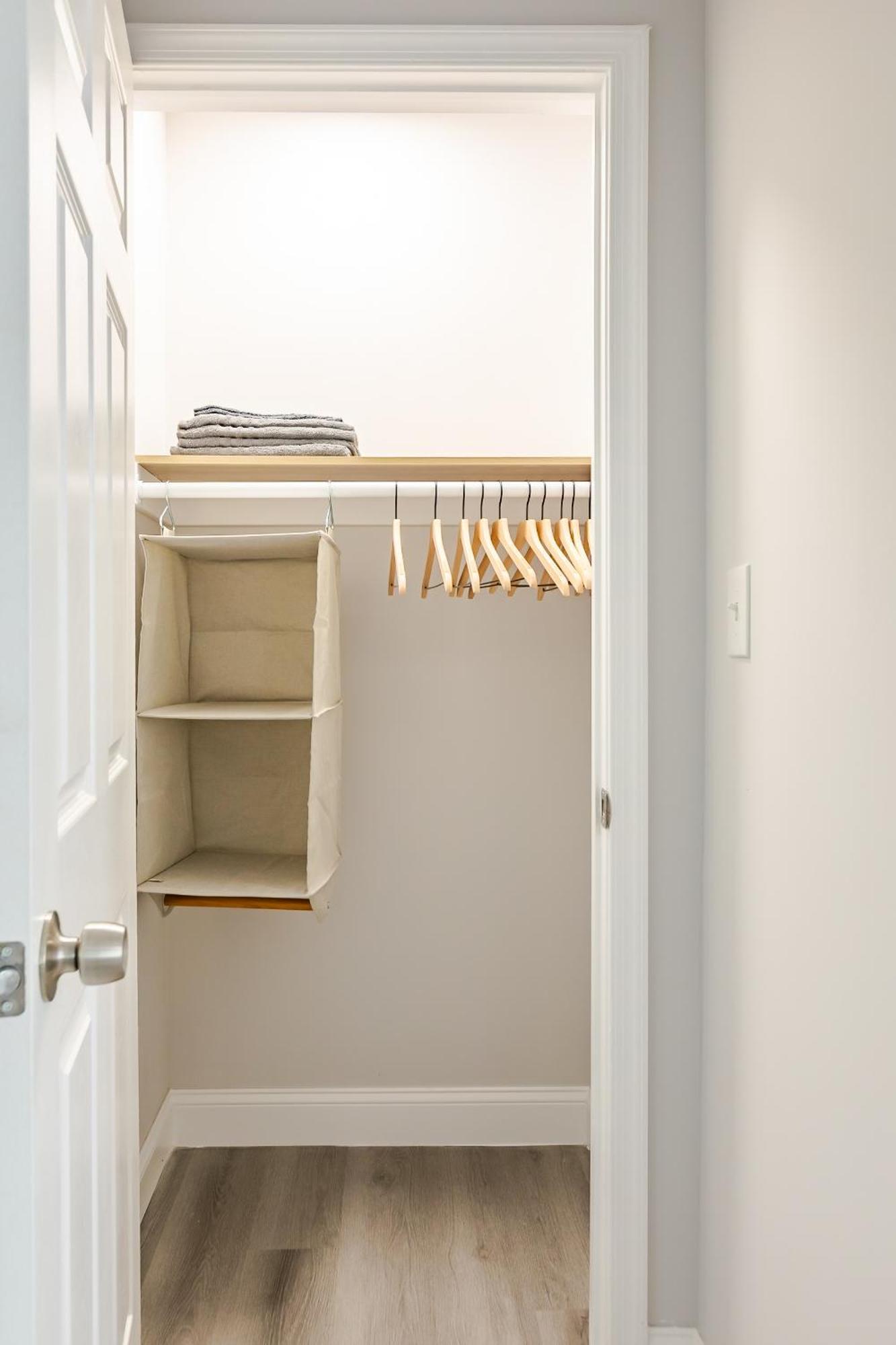 Apartment Chic & Convenient Philly Getaway, Your Stylish In Center
