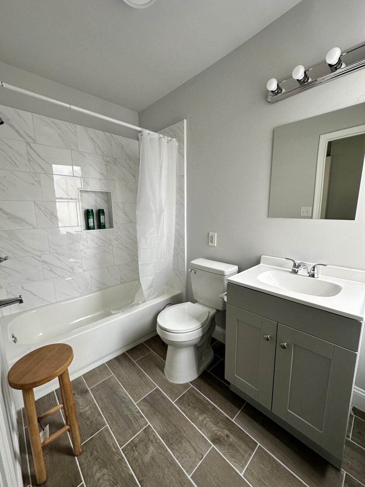 Chic & Convenient Philly Getaway, Your Stylish In Center *