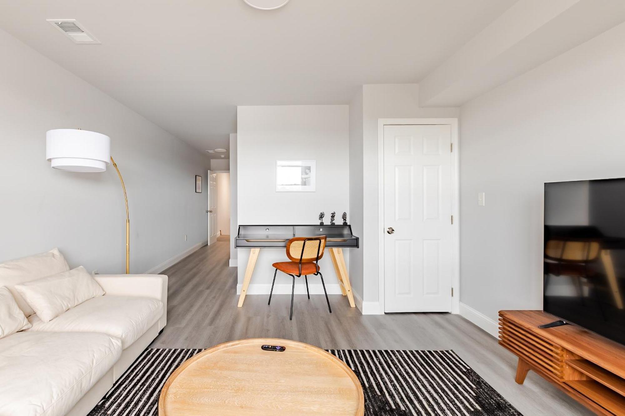Apartment Chic & Convenient Philly Getaway, Your Stylish In Center *