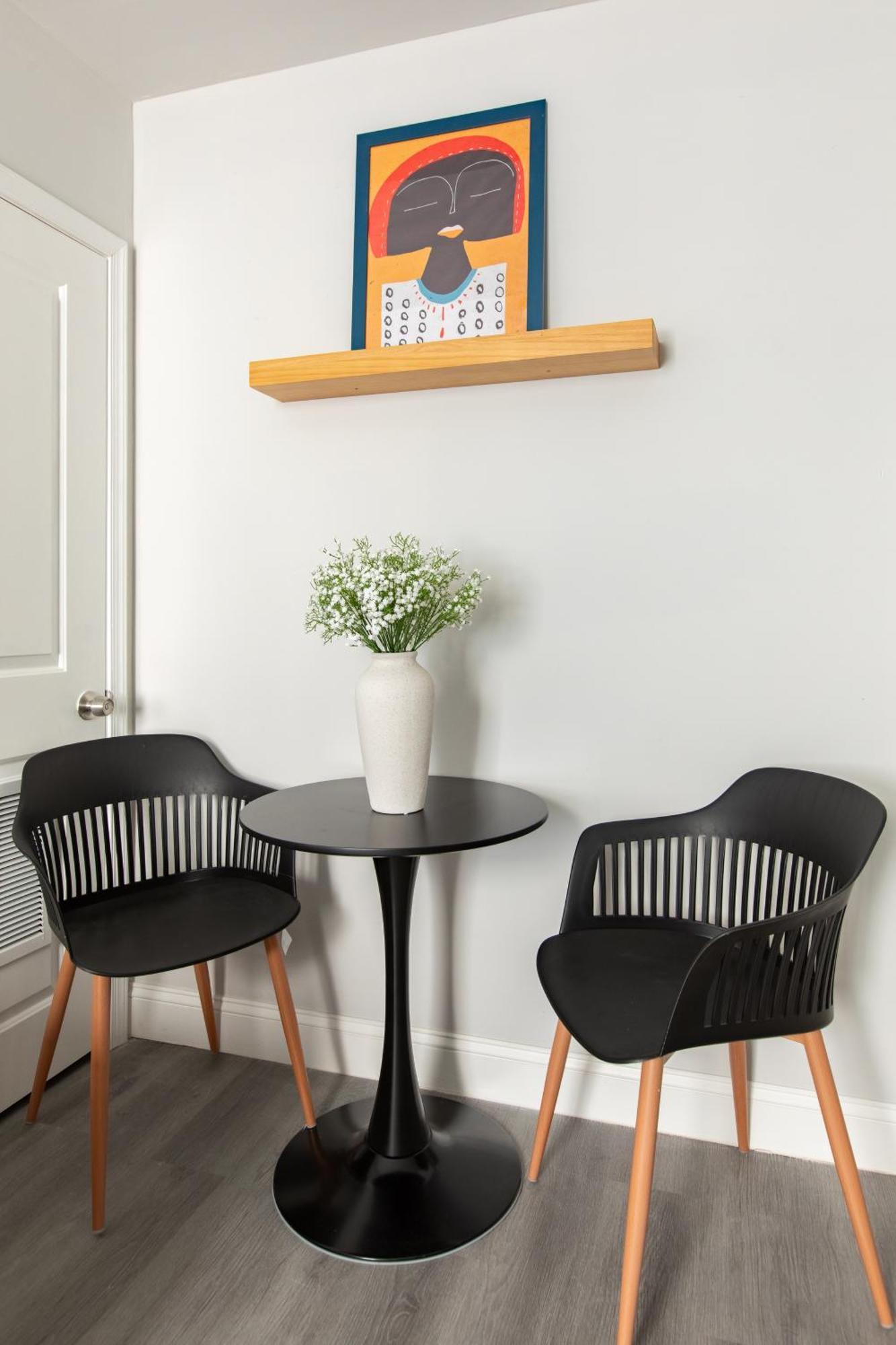 Chic & Convenient Philly Getaway, Your Stylish In Center *