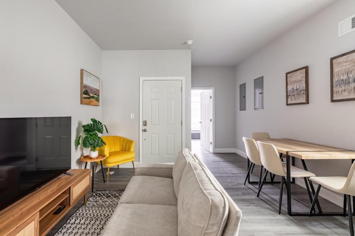 Chic & Convenient Philly Getaway, Your Stylish In Center Philadelphia