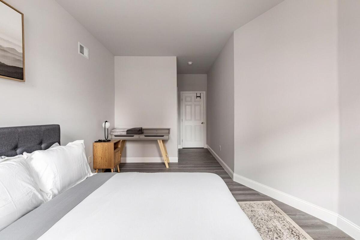 Apartment Chic & Convenient Philly Getaway, Your Stylish In Center Philadelphia