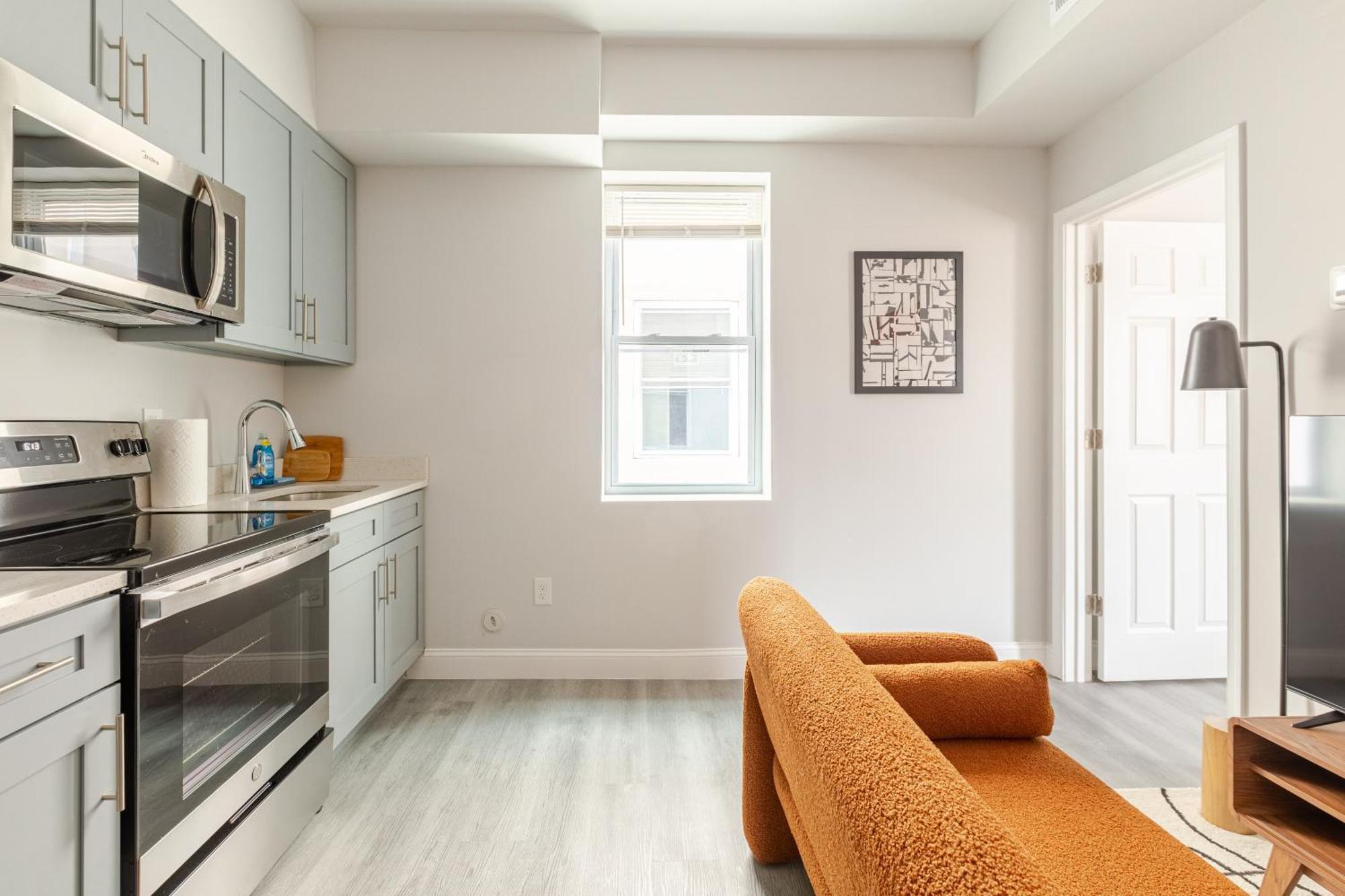 Chic & Convenient Philly Getaway, Your Stylish In Center *